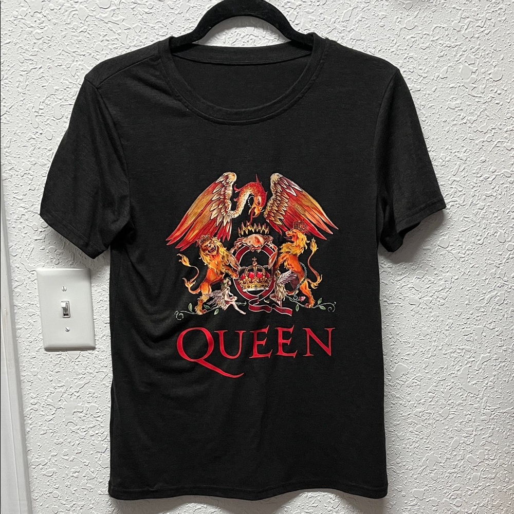 Queen Black Tee with Red and Gold Graphic